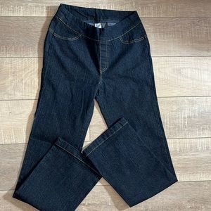 Maternity dark flare jeans under belly  small